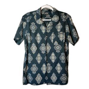 Billabong Stretch Short Sleeve Button-Up Shirt Men's Large Blue & Beige Paisley